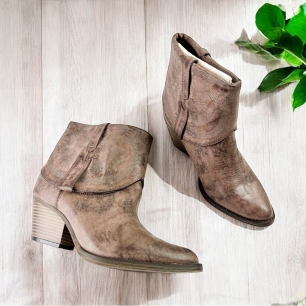 Mia Booties women's 8.5 western short Gambit western foldover ankle boots brown